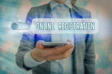 Çevrimiçi Kayıt 'ı gösteren metin işareti. İnternet üzerinden üyelik veya kayıt için kavramsal fotoğraf sistemi.