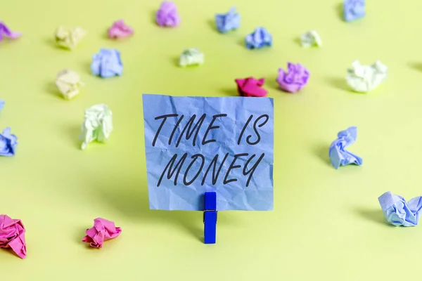 Rukopis Time Is Money. Koncept znamená, že čas je cenný zdroj.. — Stock fotografie