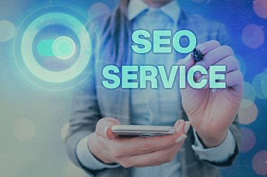 Seo Service yazılı el yazısı metin. Kavram anlamı teknikleri ve prosedürleri web sitesi görünürlüğünü artırmak için.