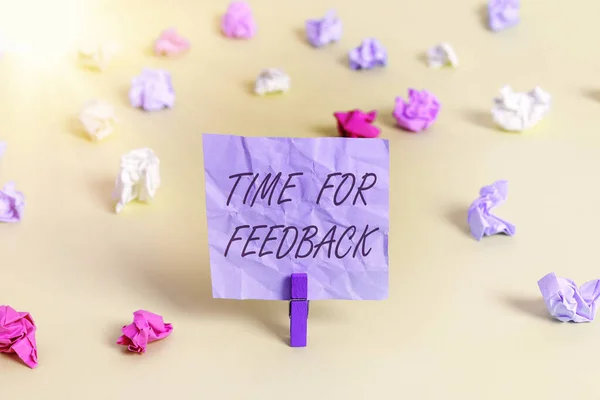 Handschrifttekst Tijd voor feedback. Begrip: informatie over reacties op een product of dienst. — Stockfoto