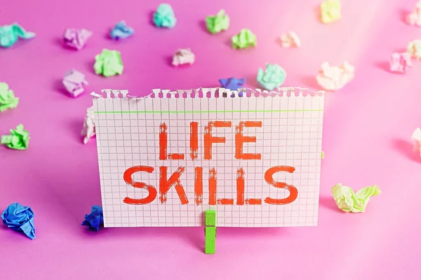 Rukopis Life Skills. Koncept znamená dovednosti, které jsou nezbytné pro plnou účast v každodenním životě. — Stock fotografie