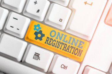 Çevrimiçi kayıt gösteren kavramsal el yazısı. İnternet üzerinden üye olmak veya kayıt olmak için iş fotoğrafı sistemi.