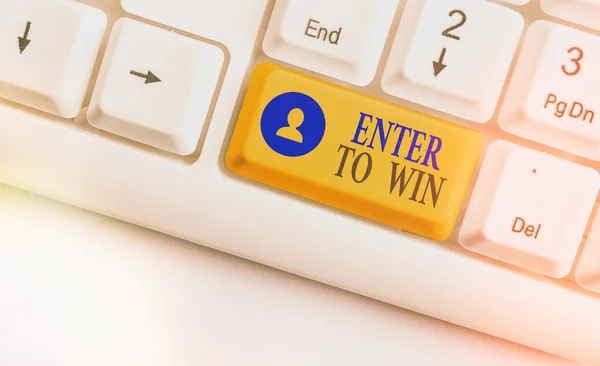 Signo de texto que muestra Enter To Win. Foto conceptual intercambiando algo de valor por premio o posibilidad de ganar . —  Fotos de Stock