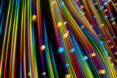 Parlak yüzeyde parlayan neon kıvrımlı kozmik çizgiler. Türbülans kıvrımları renkli hareket eder. Akışkan ve pürüzsüz astronomi girdap yapısı. 3d soyut yaratıcı modern arkaplan oluşturma