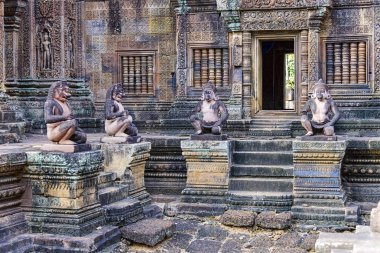 Maymun veliler Banteay Srei Tapınağı, Kamboçya.