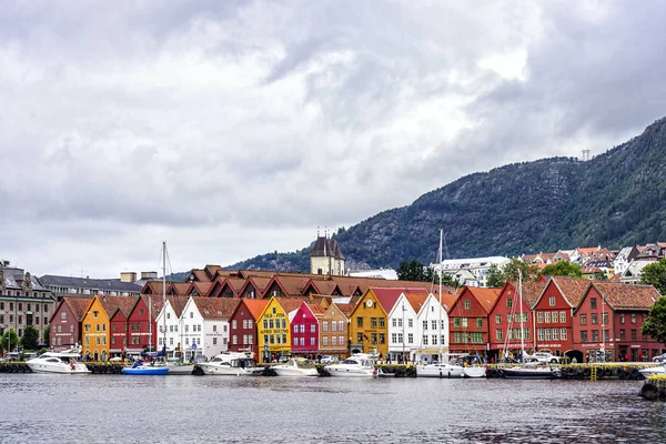 Vista do distrito de Bryggen em Bergen, Noruega — Fotografia de Stock