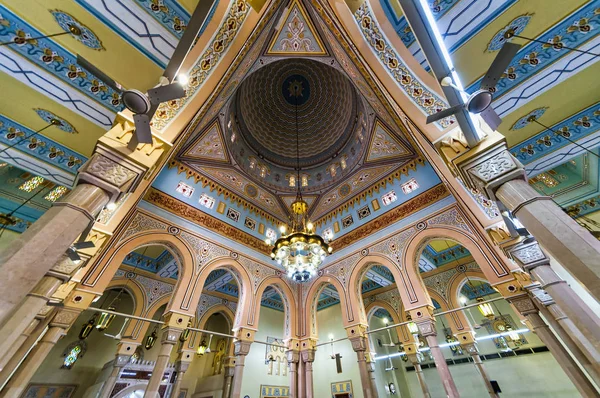 Jumeirah Grand Mosque-interiør i Dubai – stockfoto