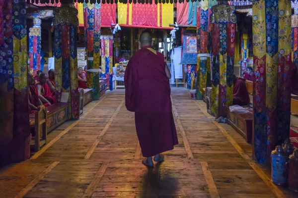 Morning Puja at Samstanling Gompa in Ladakh region, India — Stock Photo, Image