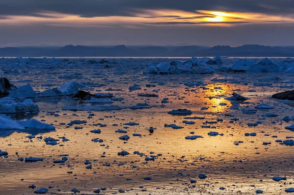 グリーンランド ディスコ湾に沈む夕日 — ストック写真