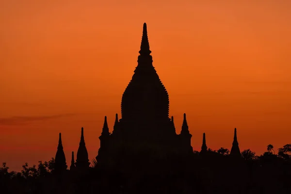 ミャンマー バガン寺院の景色の日の出 — ストック写真