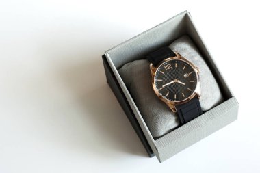 Beyaz bir arka plan üzerinde izole lüks seyretmek