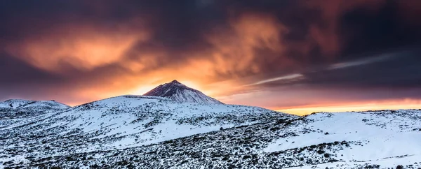 Teide altın gün batımı.