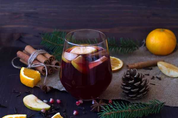 Glass Red Wine Spices Glass Red Hot Mulled Wine Centre — Stock Photo, Image