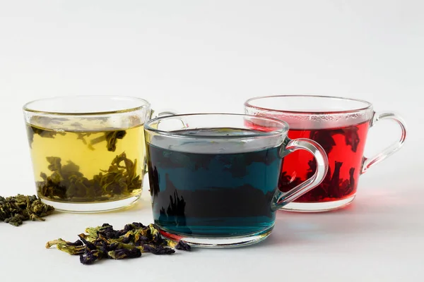 Kelebek Gribi Çayı Mavi Bitkisel Sıcak Çay Bardak Mavi Kırmızı — Stok fotoğraf