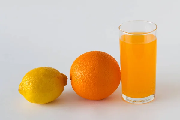 Glass Fresh Orange Juice Orange Yellow Lemon White Background Whole — Stock Photo, Image