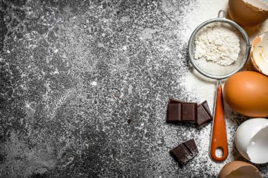 Fırın arka plan. Rustik bir arka plan üzerinde bisküvi için malzemeler.