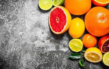 narenciye meyve dilimlenmiş.