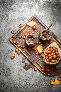 Çikolata tereyağı fındık ile.