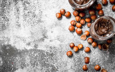 Çikolata tereyağı fındık ile.