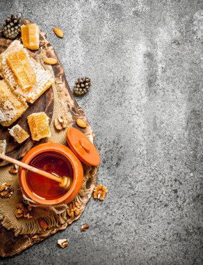 Taze bal fındık ile.