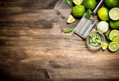 Rende ve lezzet ile taze limes.