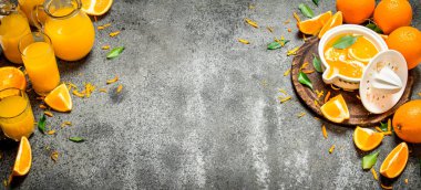 Taze sıkılmış portakal suyu adet meyve .