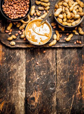 Fındık ve fıstık ezmesi.