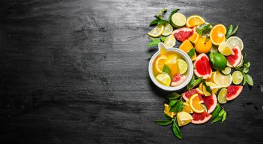 Narenciye meyve - greyfurt, portakal, mandalina, limon, limon düşük narenciye suyu . 