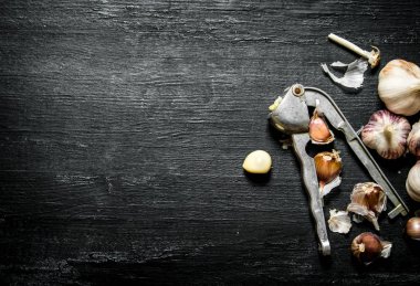 Taze sarımsak basın.