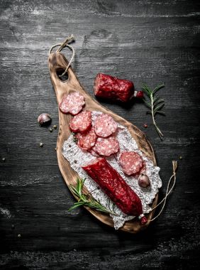 Salam taze biberiye ve baharat ile. 