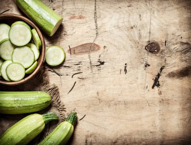 Kabak dilimlenmiş ve tüm eski kumaş.