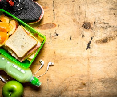 Jambonlu ve peynirli sandviç.