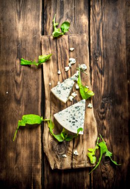 İtalyan peynir ve otlar gemide.