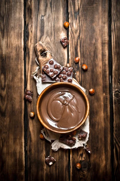 fındık ile krem çikolata.