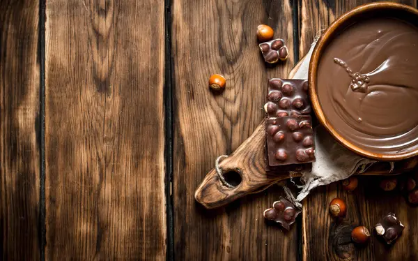 fındık ile krem çikolata.