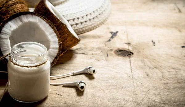 Hindistan cevizi taze yüzlü.