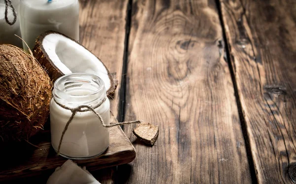 Taze hindistan cevizi kreması .