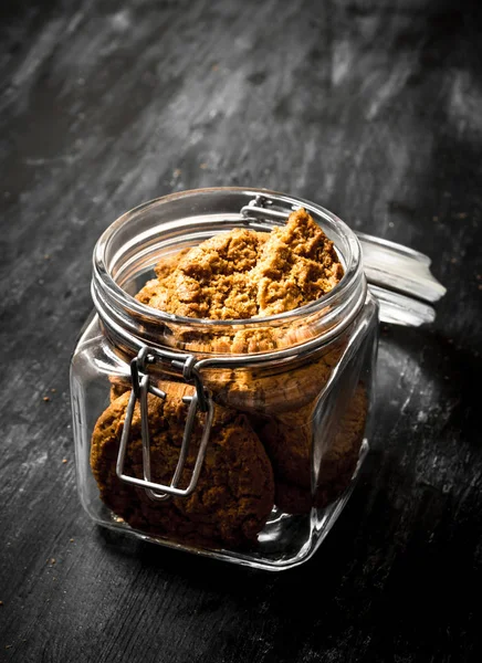 Oatmeal cookies in a jar. — Stock Photo, Image