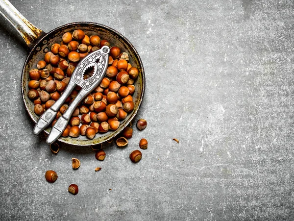 Fındık ve eski tavada Fındıkkıran.