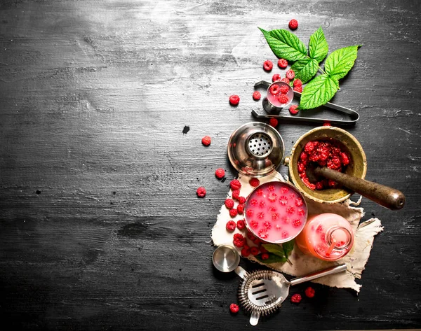 Yaz yabani ahududu kokteyl soğutma.