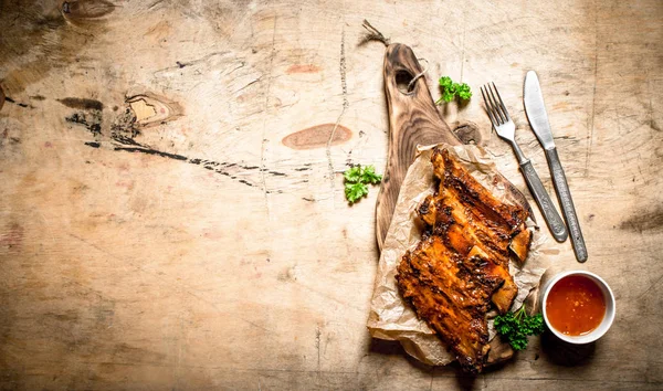 Domates soslu ızgara kaburga.