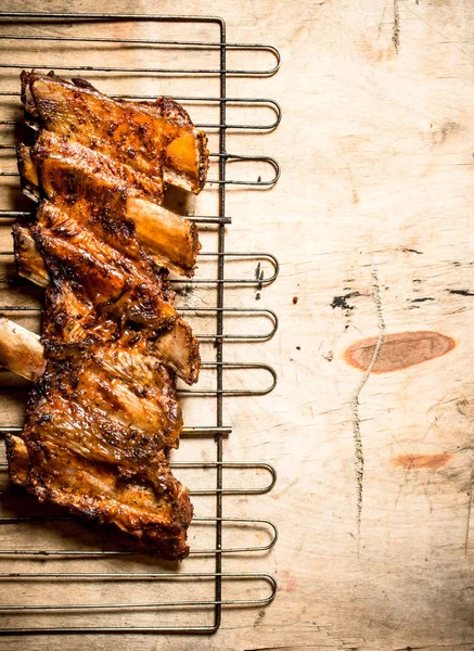 Izgarada Domuz kaburga ızgara.