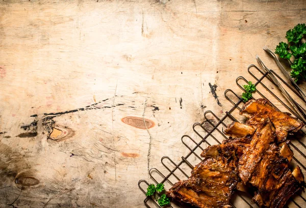 Izgarada Domuz kaburga ızgara.