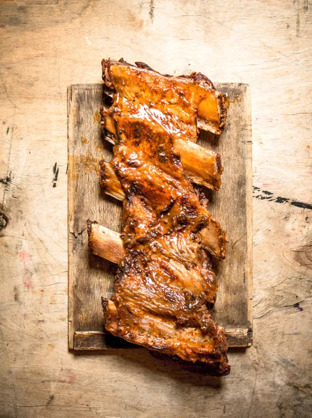 Barbekü Domuz kaburga yönetim kurulu.