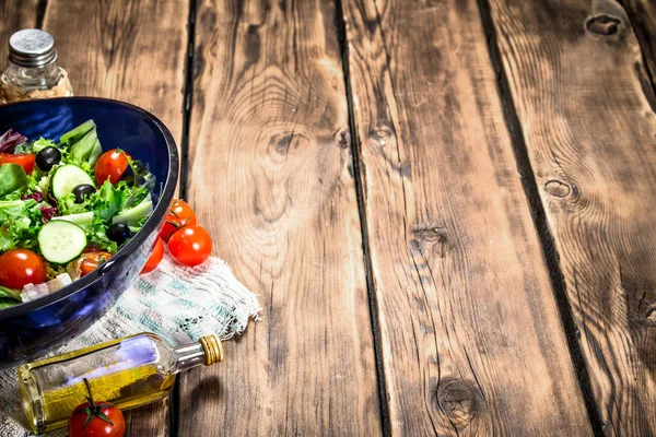 domates ve yeşillik salatası