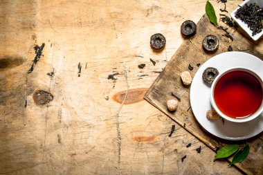 Güçlü aromalı çay şeker kamışı ile.