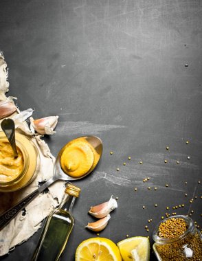 Hardal için malzemeler.