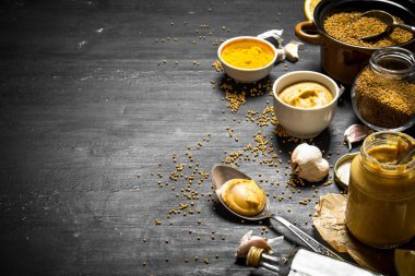 Hardal yapmak için malzemeler.