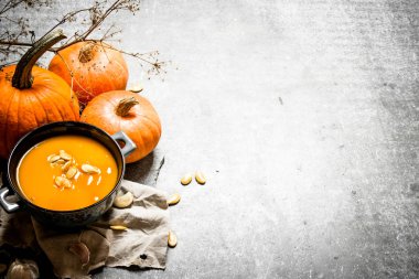 Balkabağı çorbası.