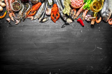 taze deniz ürünleri.